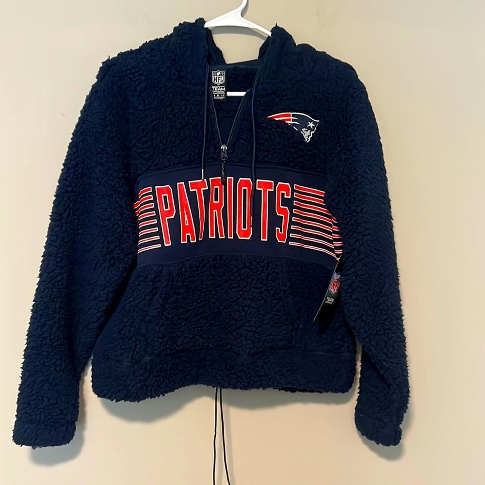 NFL Gear - New England Patriots Sherpa Hoodie - Size M - NWT